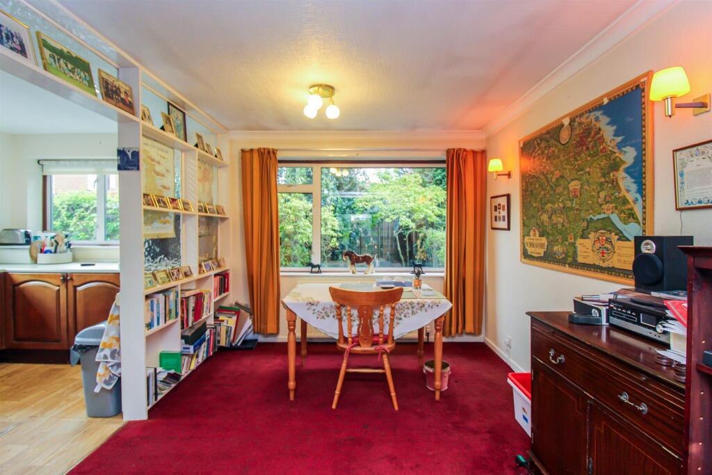 House in Wakefield - View 5