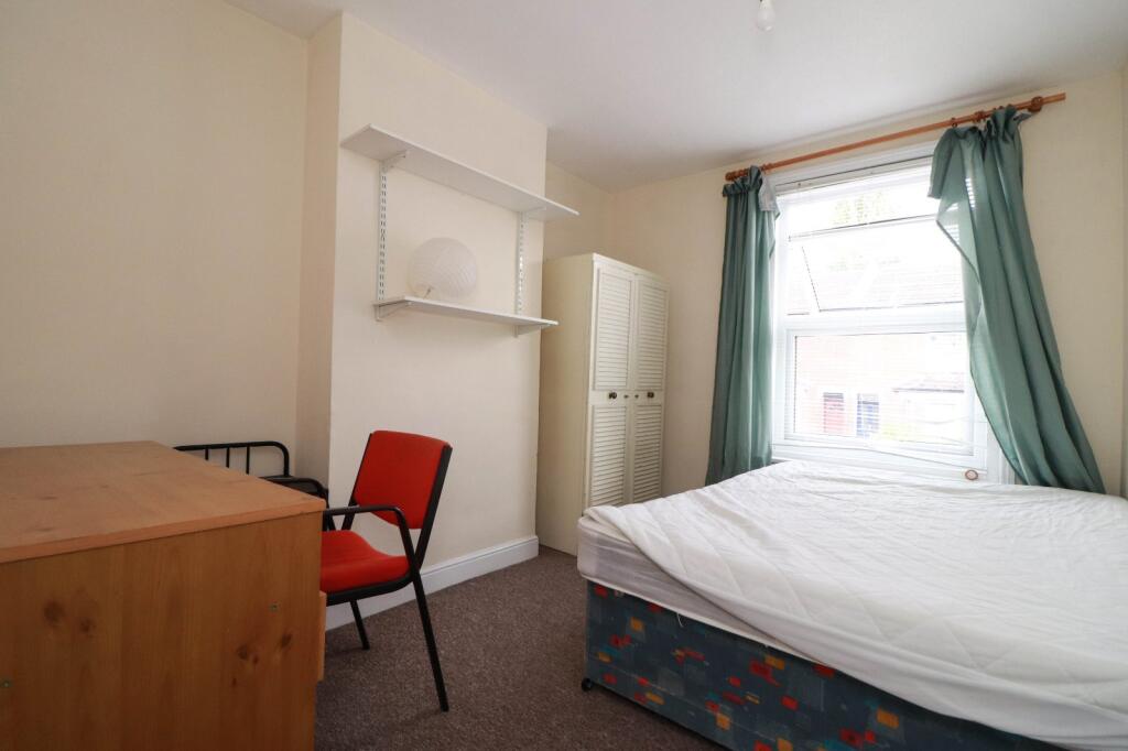 House in Southampton - View 5