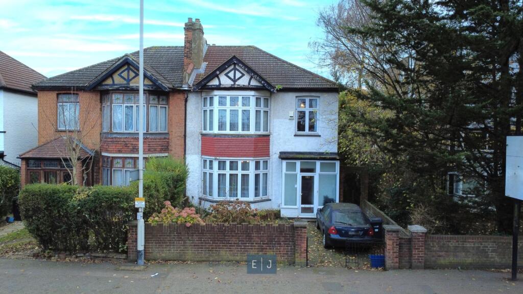 Blake Hall Road, London photo 2