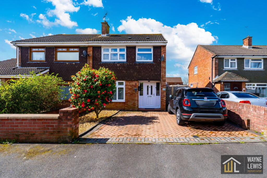Main image of property: Maple Close, Pontllanfraith, Blackwood, NP12 2PH