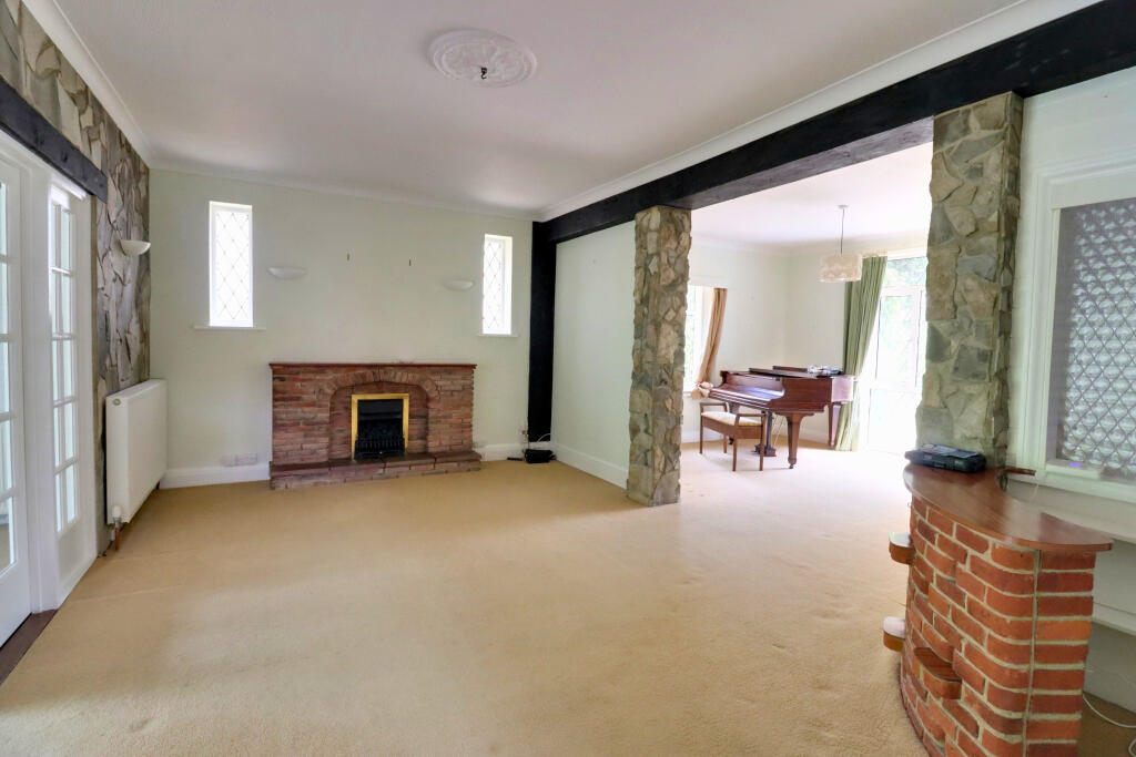 Portsmouth Road, Horndean - View 5