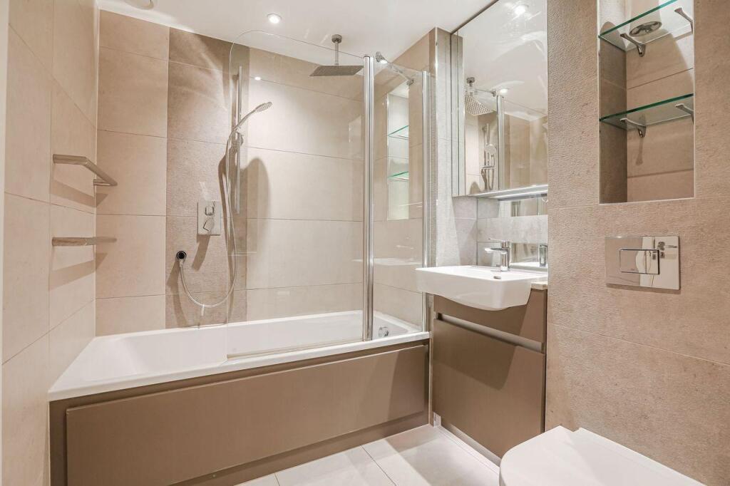 Apartment in London - More