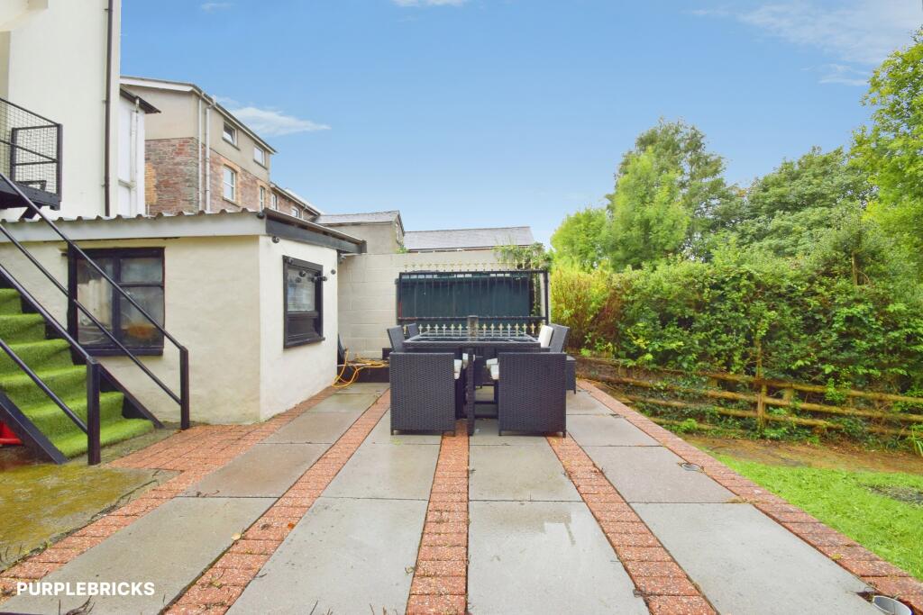 House in Sennybridge, Maescar - More