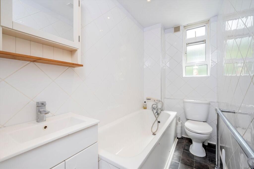 Apartment in London - More