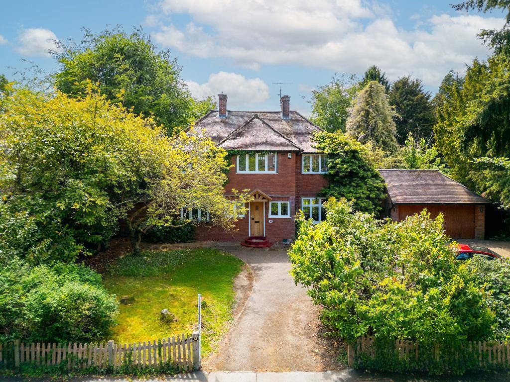 Main image of property: Croham Valley Road, South Croydon, Surrey, CR2 7NA