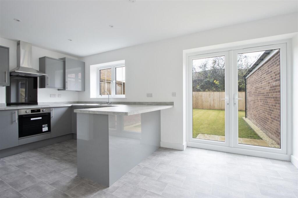 Hawthorne Meadows, 6 Meadow View, S43 photo 3