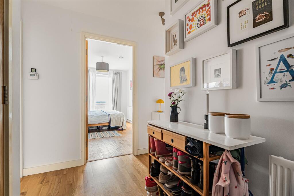 Apartment in London - More