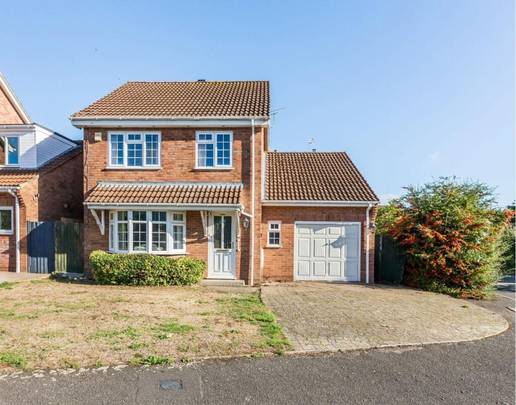 4-bed detached on Winchelsea Close, Banbury OX16 1XS - Cul-De-Sac location, £375,000
