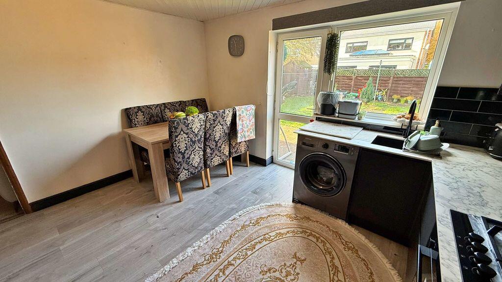 House in Lincoln - More