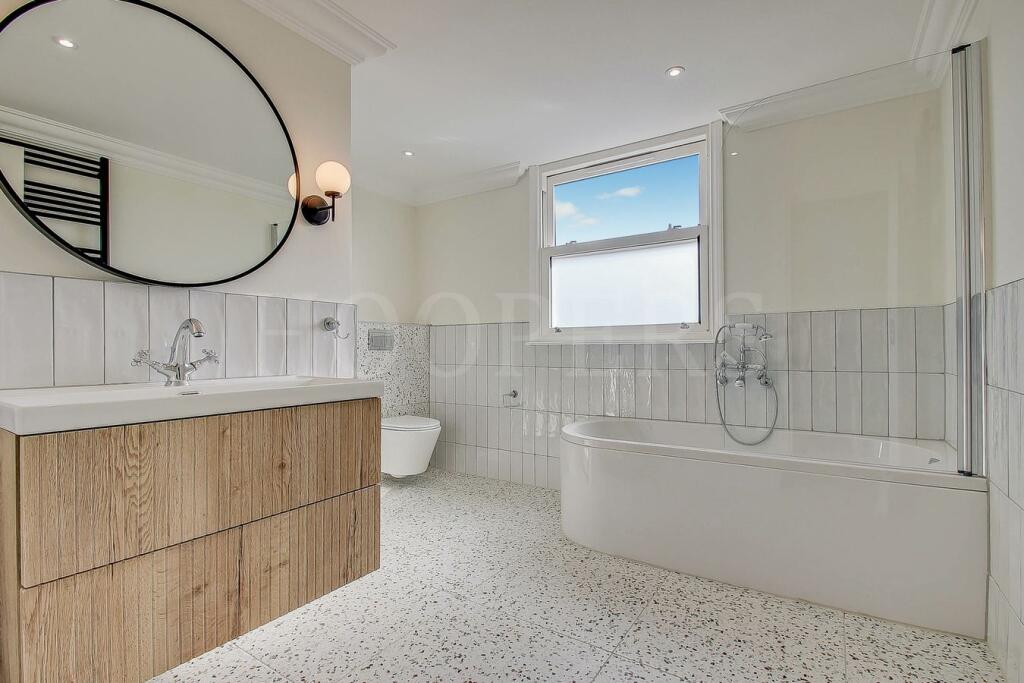 House in London, Harlesden - More