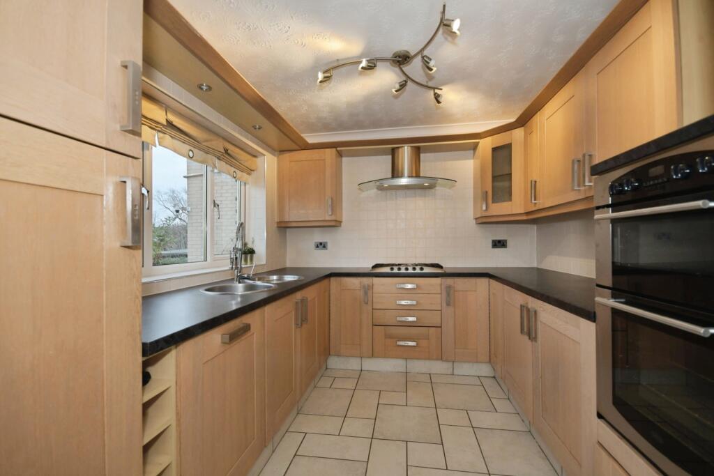 Millbank Close, SHEFFIELD, South Yorkshire, S35 photo 3