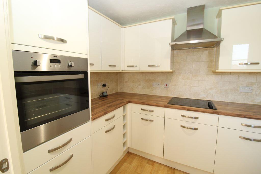 Thorley Lane, Timperley photo 4