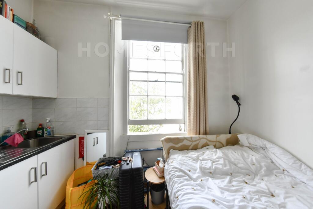 Studio flat for rent
