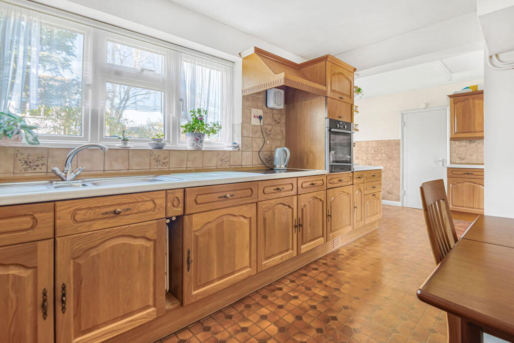 House in Guildford, Surrey - View 4