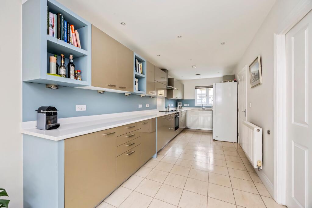 Chichester Road, Hellingly, BN27 - View 4