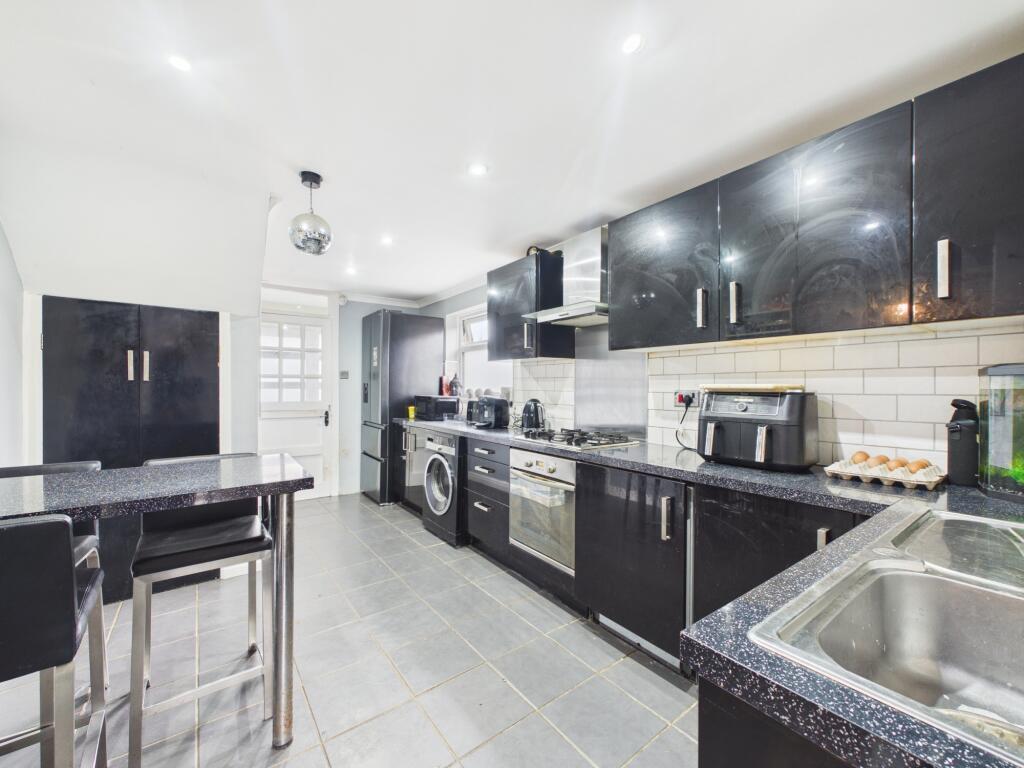 House in Horsham, Southwater - View 5
