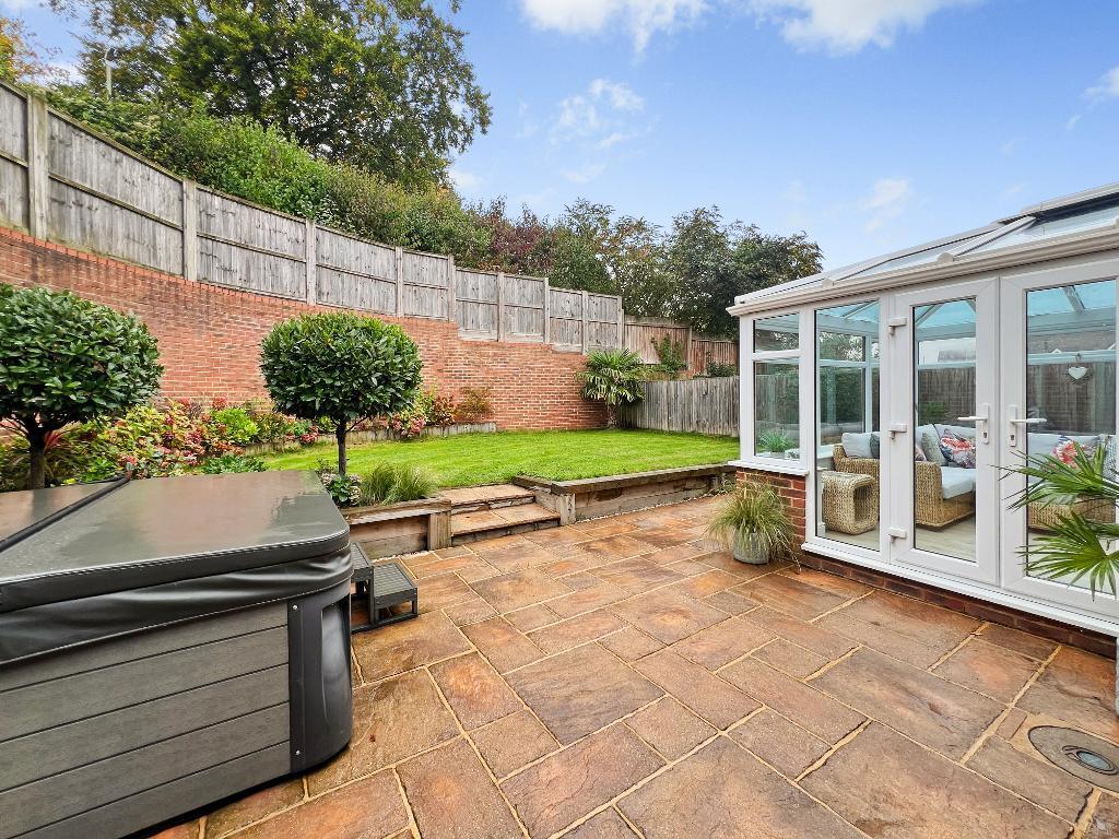 Laurel Way, Chartham, Canterbury, Kent, CT4 7TJ photo 4