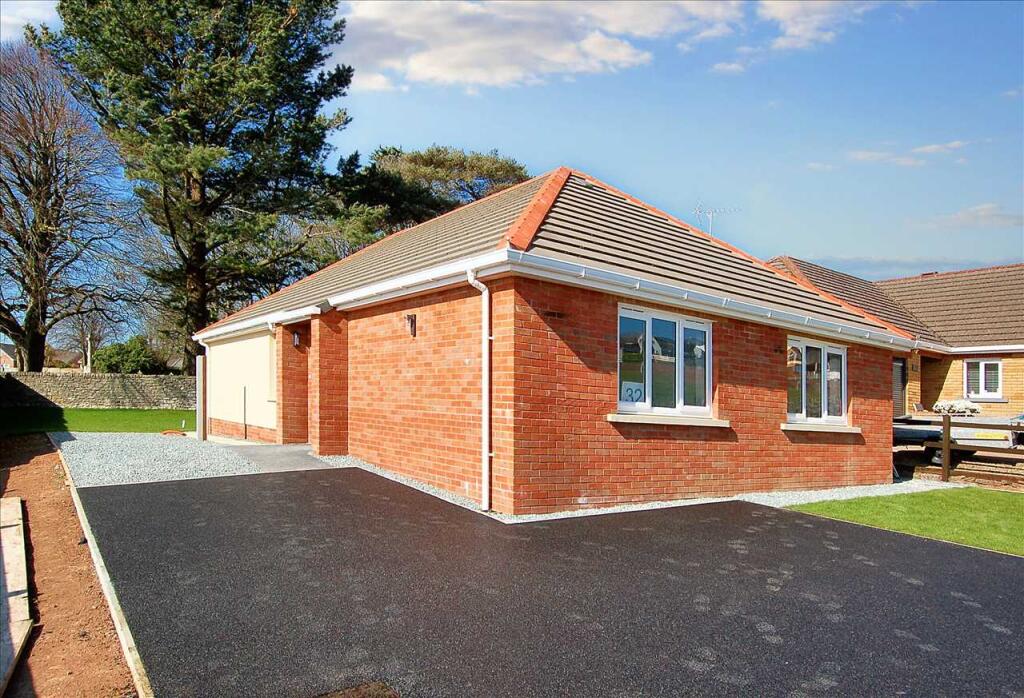 3-bed bungalow on 32 Hampshire Drive, Llanion Park, Pembroke Dock, £295,000