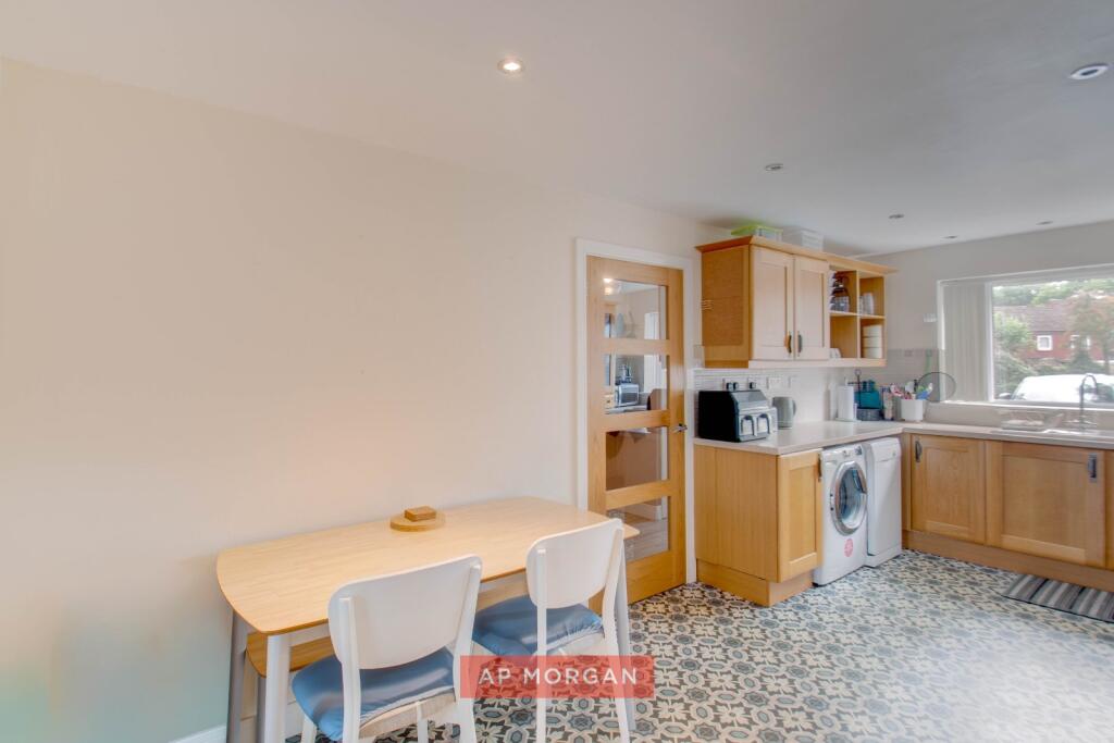 Yarningale Close, Oakenshaw, Redditch, Worcestershire, B98 photo 5