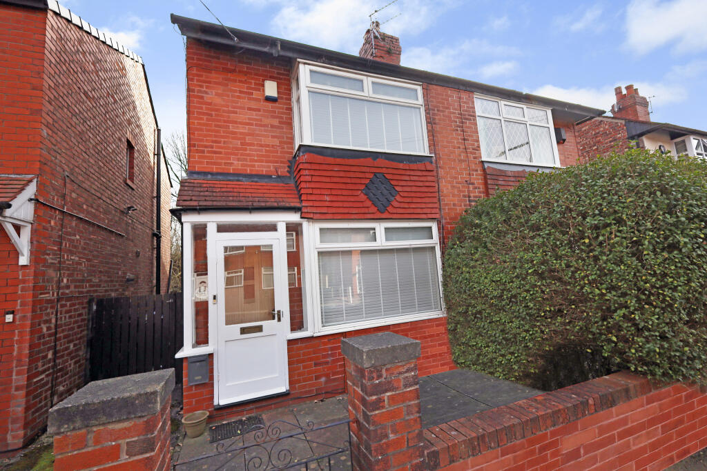 Main image of property: 33 Shaftesbury Road, Cheadle Heath, SK3 0SH