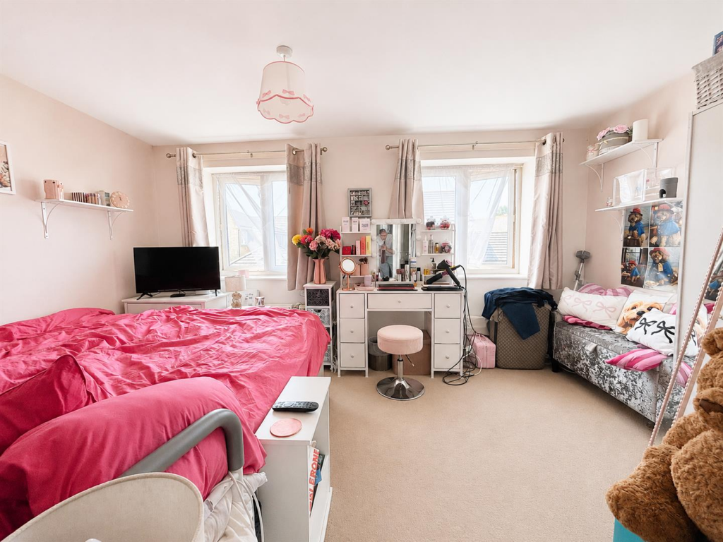 House in Peacehaven - More