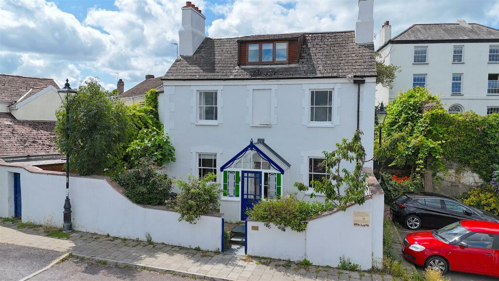 4-bed house on Providence Row, Bideford, £375,000