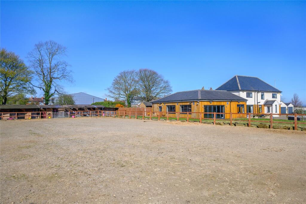 Additional image 35 of Broadway House, Wakefield Road, Drighlington, Bradford, West Yorkshire