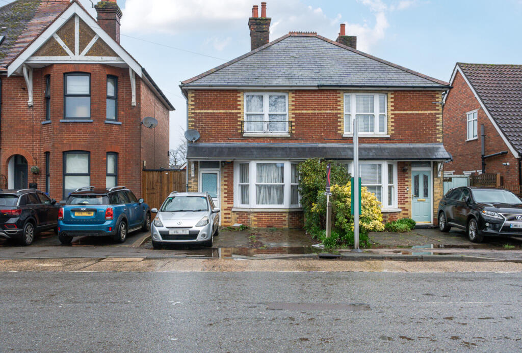 Main image of property: Lee Street, Horley, Surrey, RH6
