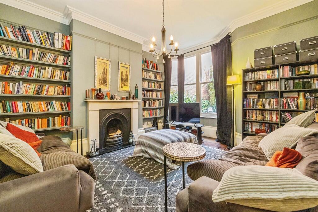 House in Lincoln, New Boultham - More