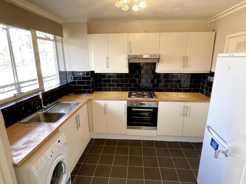Carlton Drive, London, SW15 photo 2