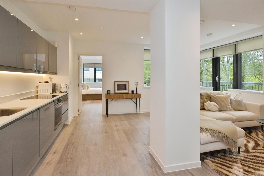 Apartment in Milton Keynes - View 5