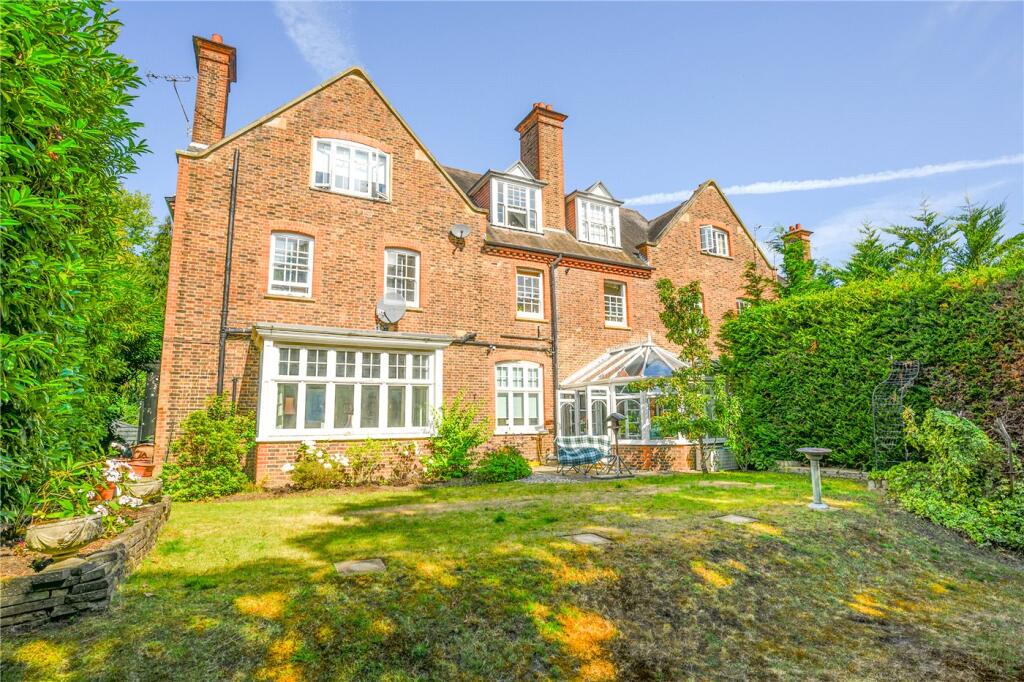 Main image of property: Oatlands Chase, Weybridge, Surrey, KT13