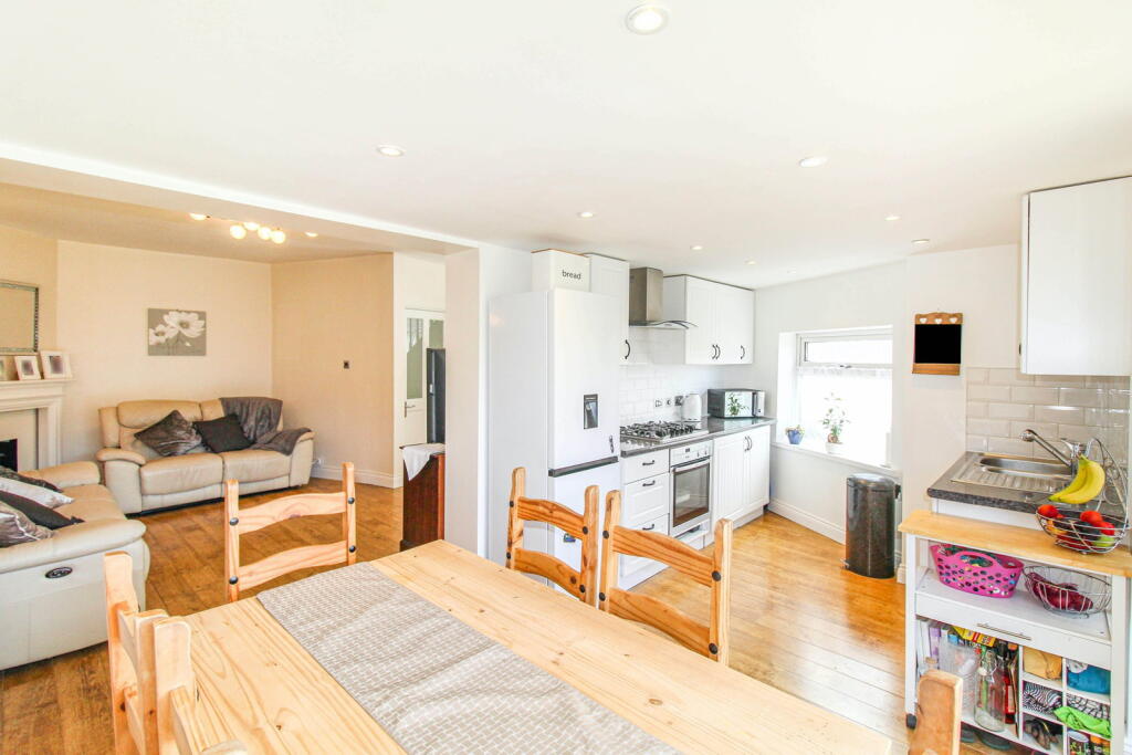 House in Southend-on-Sea - View 2