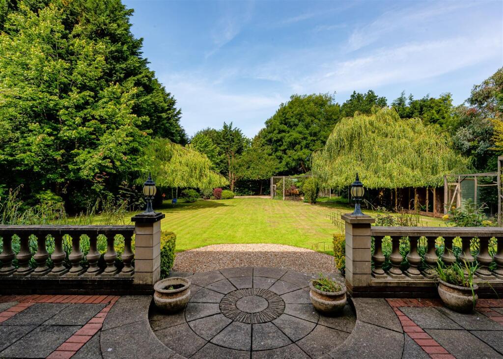 Ashfield House, Ash Hill, Compton, Wolverhampton, WV3 9DR photo 4