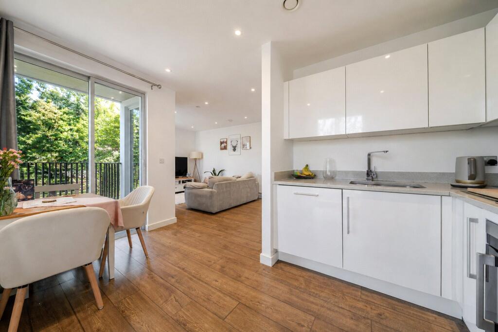 Apartment in Dartford - View 4