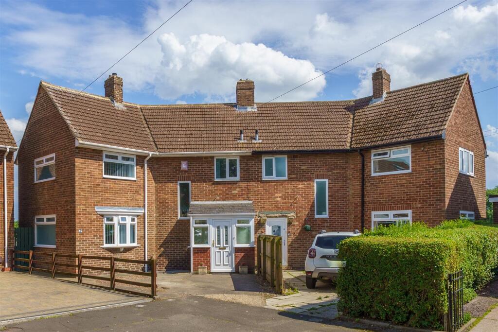 3-bed semi-detached on Sycamore Avenue, Dinnington, NE13, £210,000