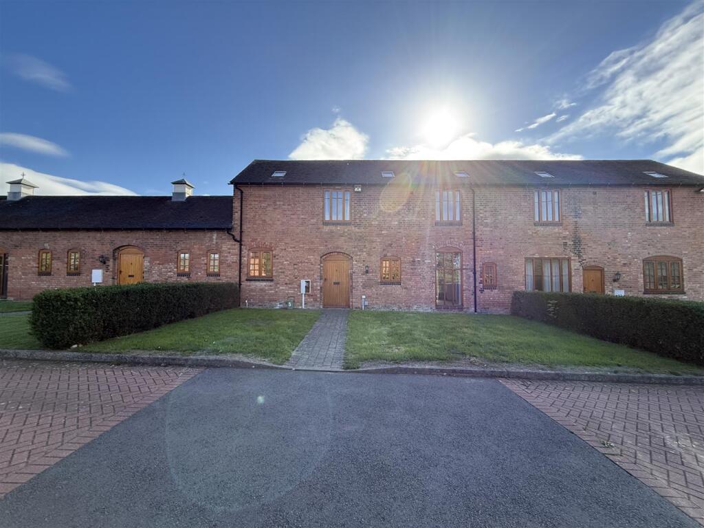 Main image of property: 5 The Courtyard, Caldecote