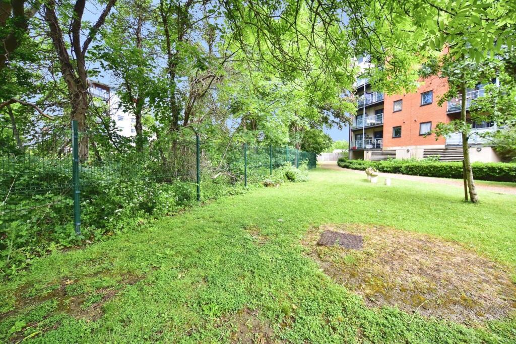 Apartment in Maidstone, Tovil - View 6