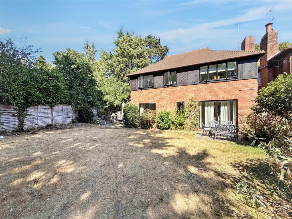 House in Reading - More