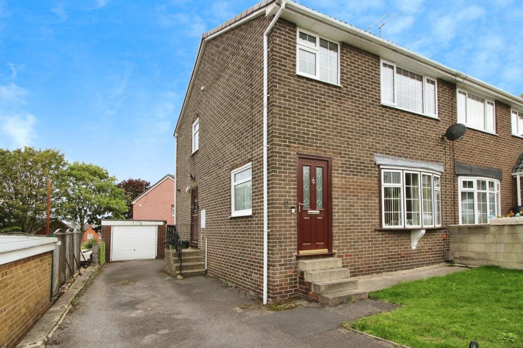 Wellington Place, Knottingley, West Yorkshire, WF11 photo 2