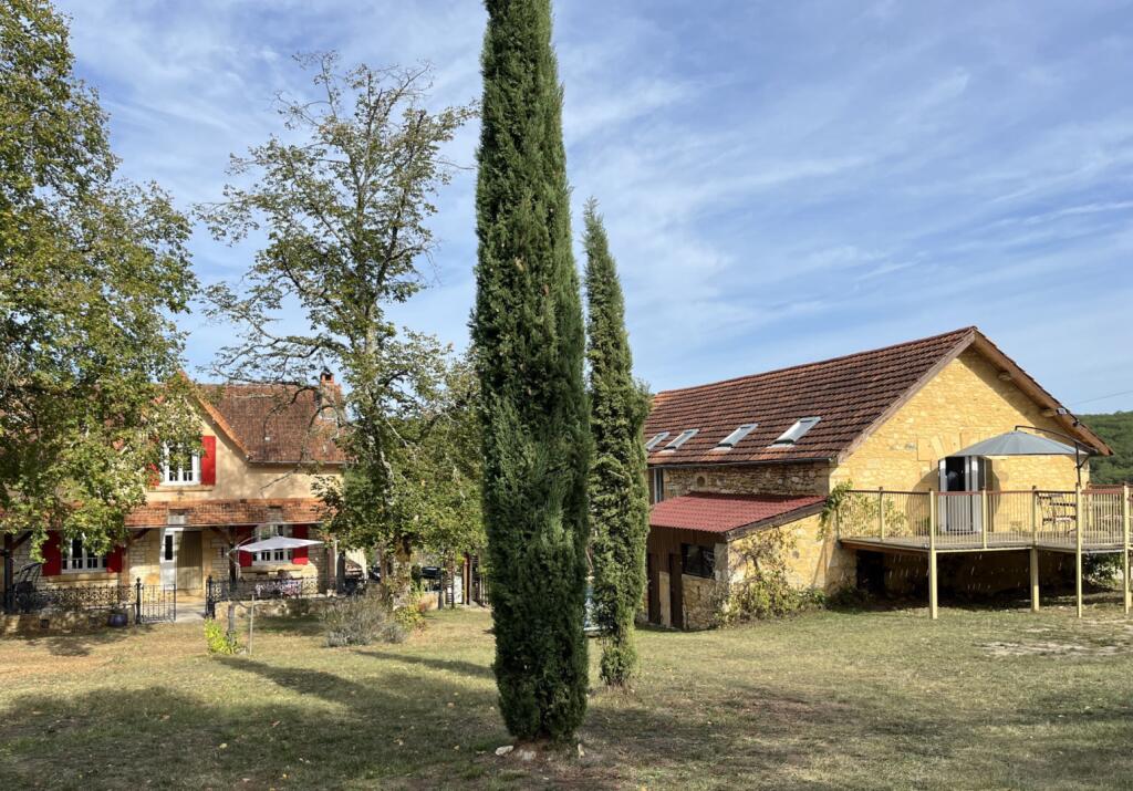 Main image of property: AUBAS