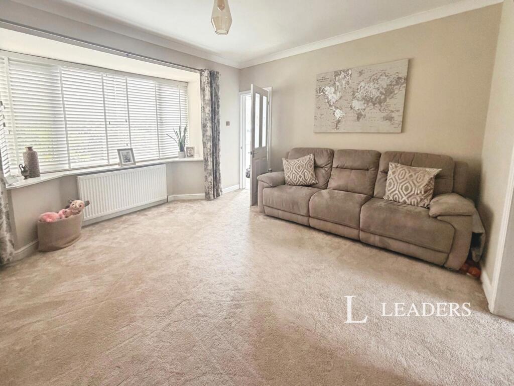 House in Mansfield, Nottinghamshire - View 3