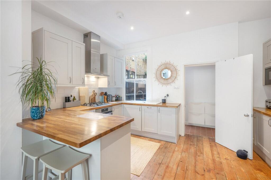 Apartment in London - View 3