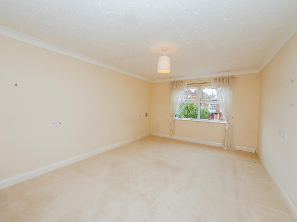 Apartment in Sefton, Liverpool City Region - View 5