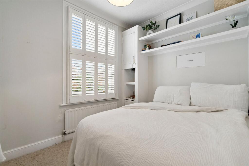 Apartment in Twickenham - View 4