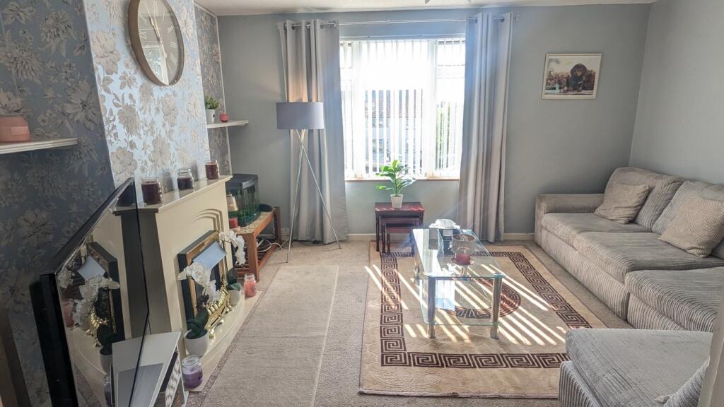 Sealey Crescent, Wells, BA5 photo 4