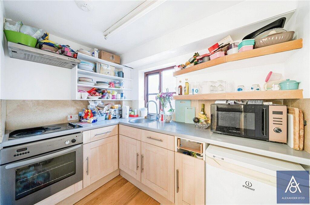 Apartment in Brackley, West Northamptonshire - View 5