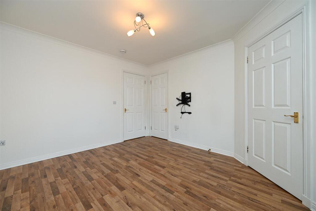 House in Motherwell - More