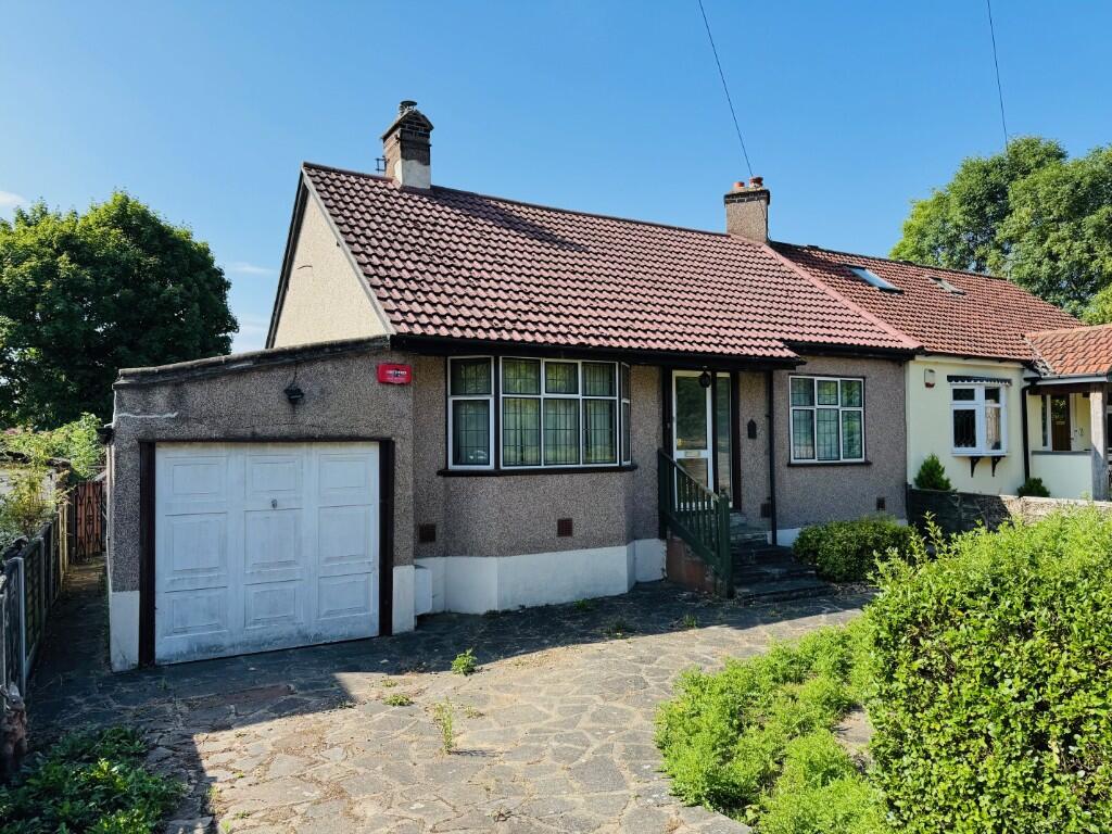 2-bed semi-detached on Greenbanks, Upminster, London, RM14, £490,000