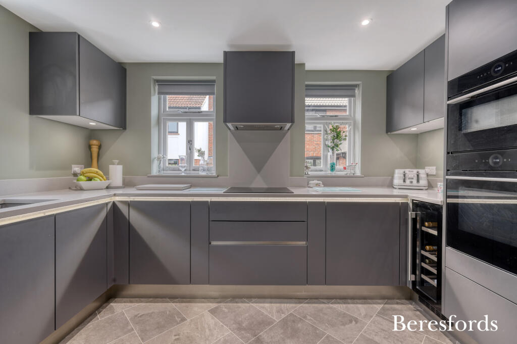 Larkin Close, Hutton, CM13 - View 3